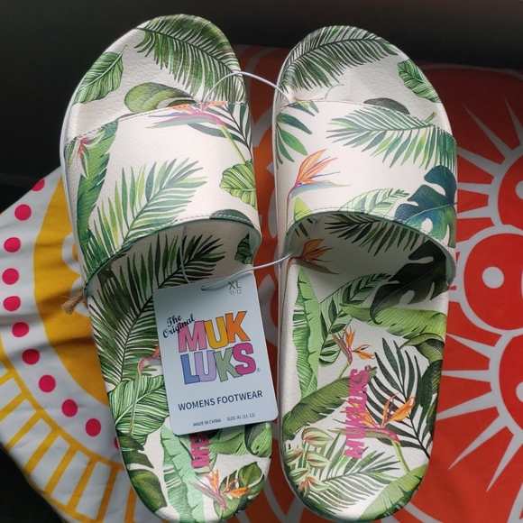 NWT 🌴 Jungle pool party slide - Picture 1 of 14